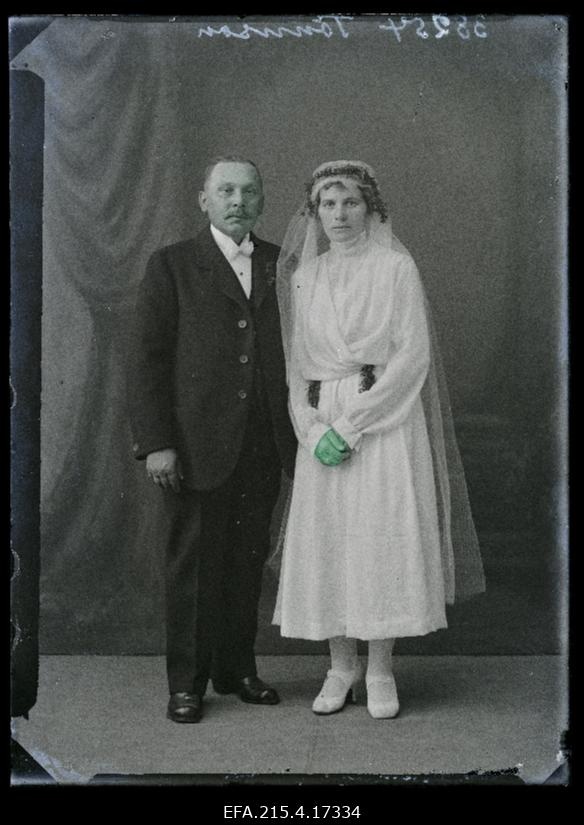 Noorpaar Tõnnson.