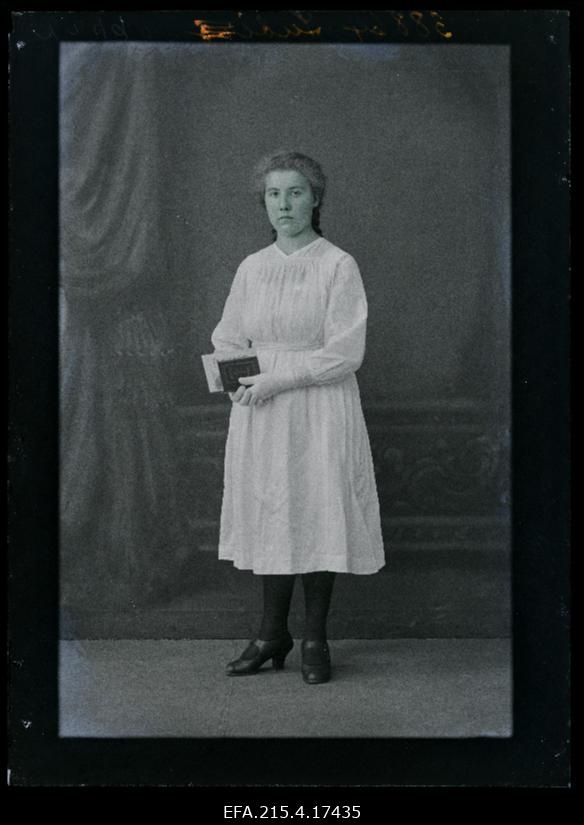 Leerilaps Elisabeth Lubi.