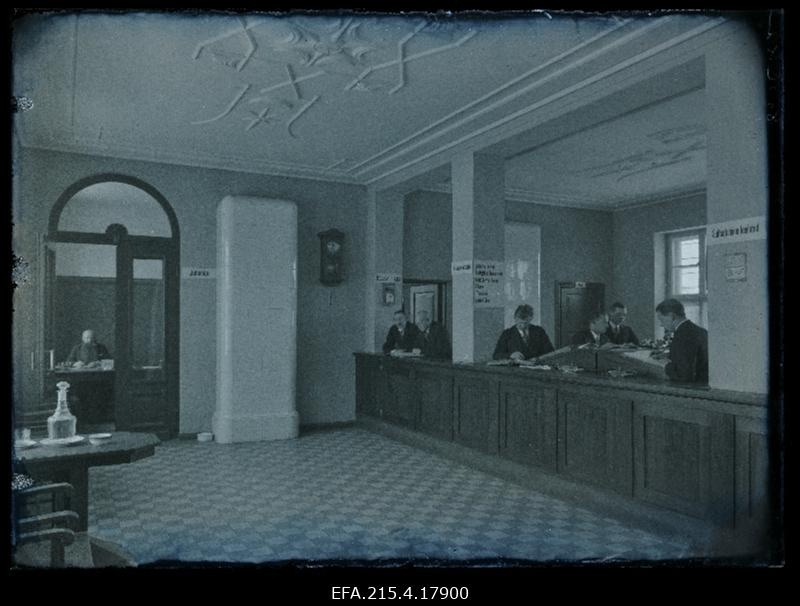 A/S Eesti Krediitpanga Abja osakonna operatsioonisaal.