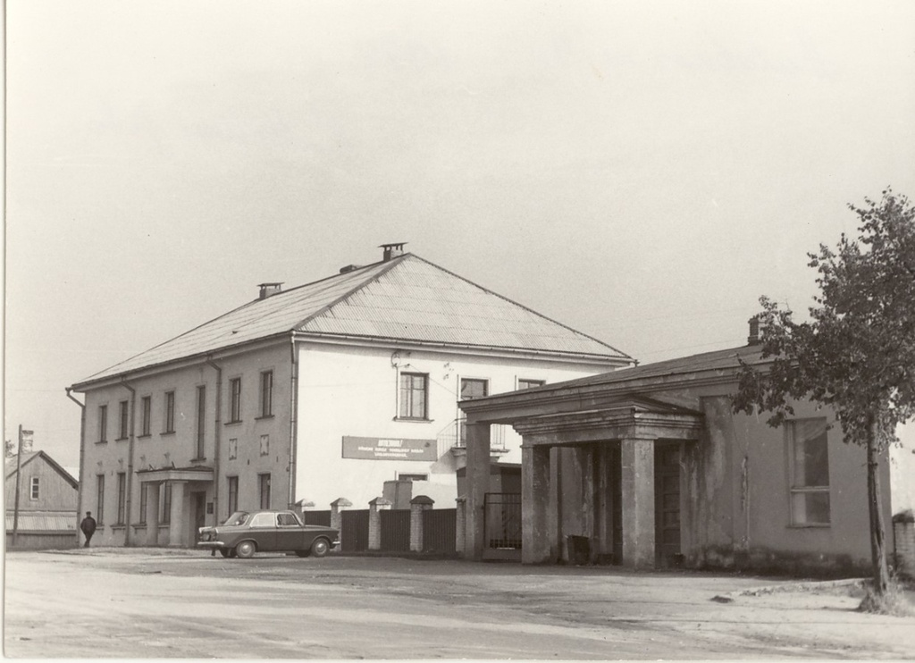 Autobaas nr 9 Tartu tänavas