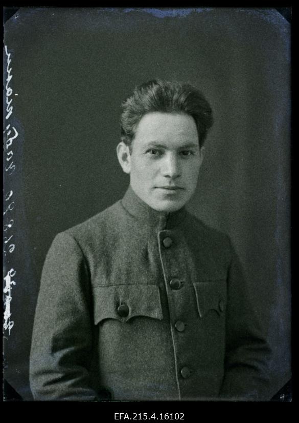 Sõjaväelane Tschabukiani (Tšabukiani).