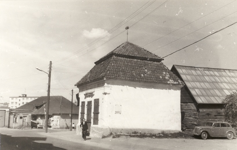 Valga. Kabel Riia tänaval