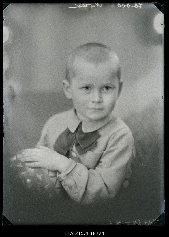 Poiss palliga, (foto tellija Näkk Abjast).