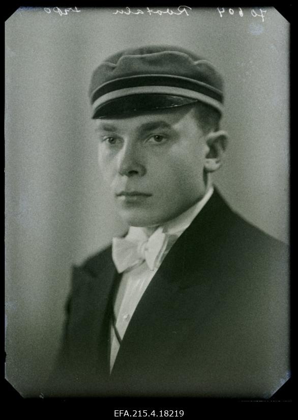 Üliõpilaskorporatsiooni Rotalia liige, Isamaliidu Viljandimaa sekretär, KÜ Uus-Eesti ametnik Hugo Rootalu (enne 1936. Rosenbaum).