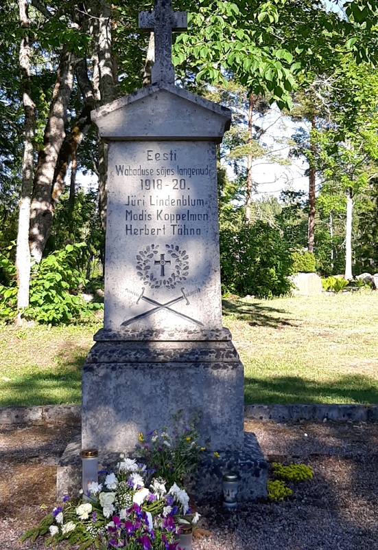 Photo. The monument of those who fell in the Nõva War of Liberty. Reopened on August 6, 1989. rephoto