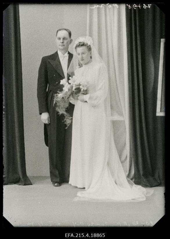 Noorpaar, korporatsioon Vironia liige Jüri Põru ja Anna Põru.