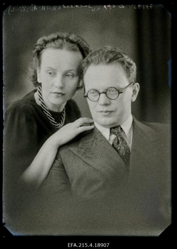 Näite- ja ajakirjanik Arnold Sepp ja abikaasa Meeta Sepp.