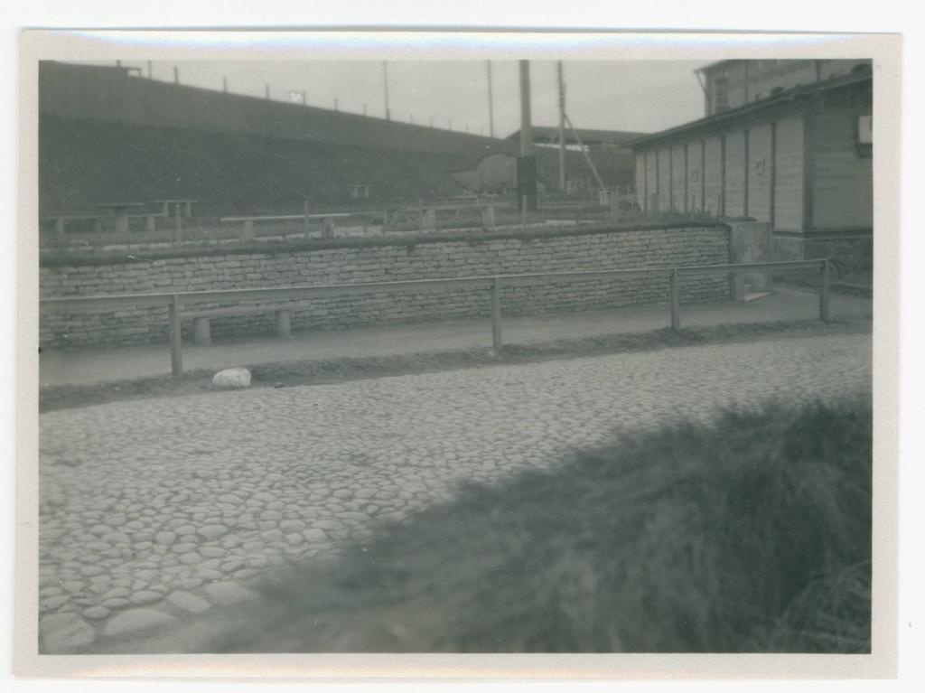 Valga. Haljasala raudtee ülesõidu  juures