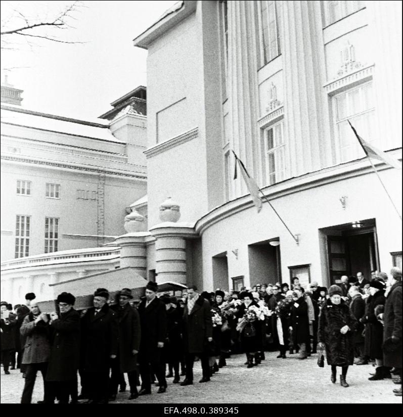 Kirjanik Johannes Semperi matused.