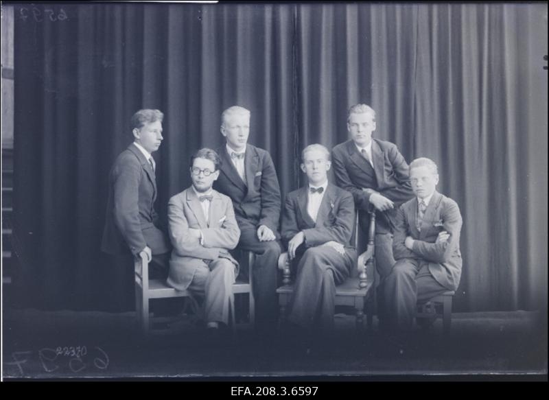 Paide Ühisgümnaasiumi muusikaosakonna juhatuse liikmed.