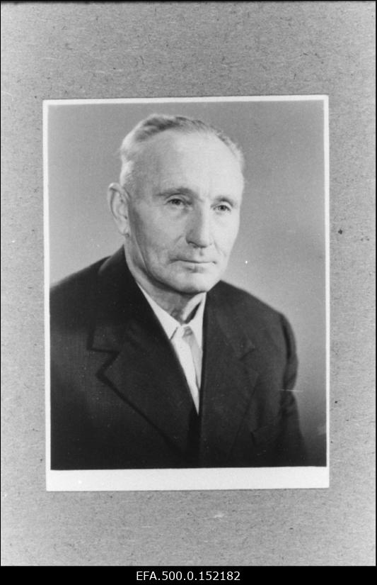 Endine Uue-Vändra maanoorte ringi juht 1930-ndatel aastatel Evald Kallaspoolik.