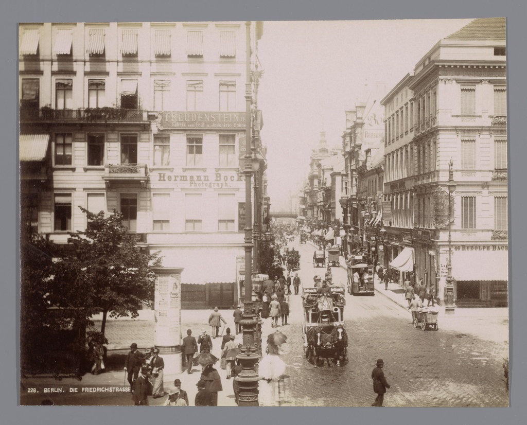 Berlin, die Friedrichstrasse, Gezicht op de Friedrichstrasse in Berlijn