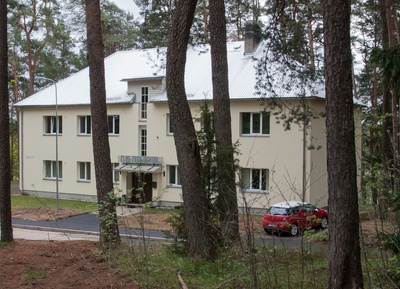 Buildings of Elva Secondary School rephoto