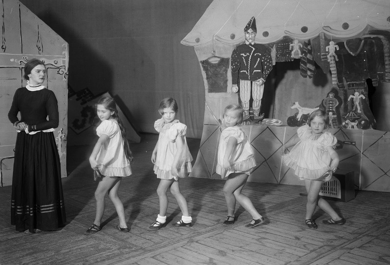 Gerd Neggo tantsustuudio, Jaap Kooli pantomiim Nõiaring, pildistatud Draamateatris, 1936