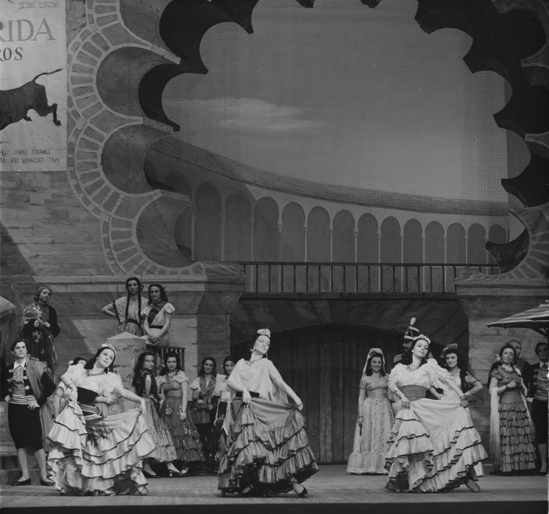Carmen, Teater Estonia, 1955, pildil: stseen lavastusest