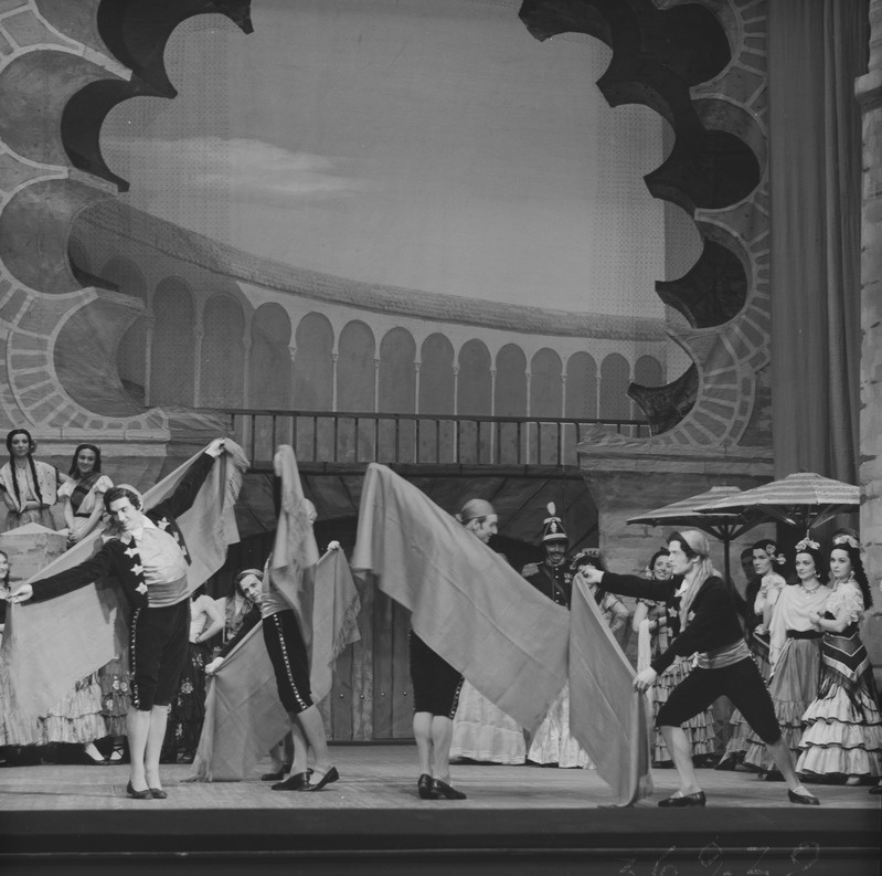 Carmen, Teater Estonia, 1955, pildil: stseen lavastusest