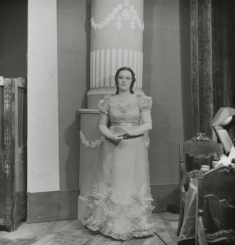 Jevgeni Onegin, Teater Estonia, 1949, osades: Tatjana – Linda Sellistemägi