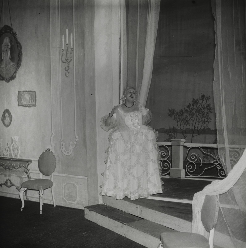 Padaemand, Teater Estonia, 1957, osades: Liisa – Aino Külvand