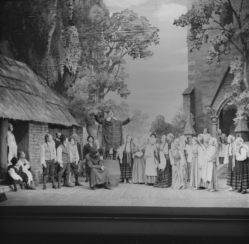 Rummu Jüri, Teater Estonia, 1955, pildil: Tünnil Rummu Jüri – Kulno Raide