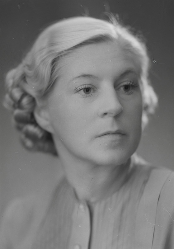 portree: Ellen Tarm,