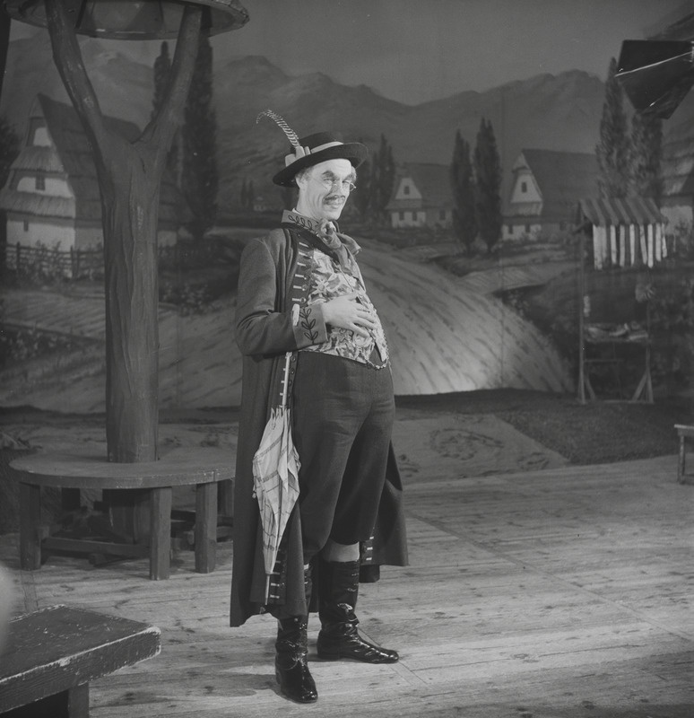 Müüdud Mõrsja, Teater Estonia, 1950, osades: Kecal – Aaro Pärn