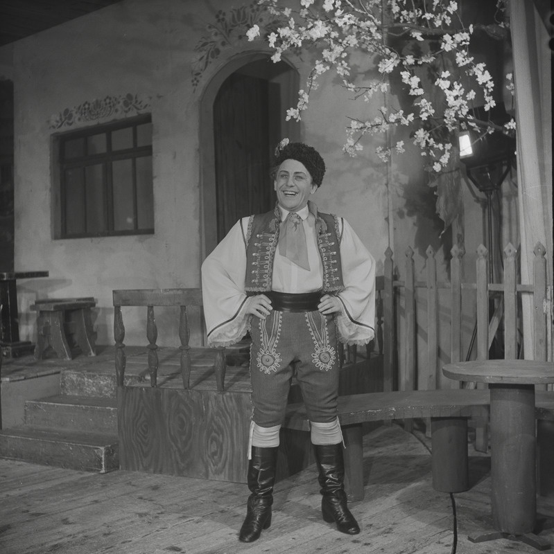 Müüdud Mõrsja, Teater Estonia, 1950, osades: Jenik – Heino Otto