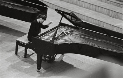 III Üleliiduline pianistide konkurss, Estonia kontserdisaal, 1969, pildil: Marina Sultanova – Uspenski nim. Muusikakeskkooli õpilane  similar photo