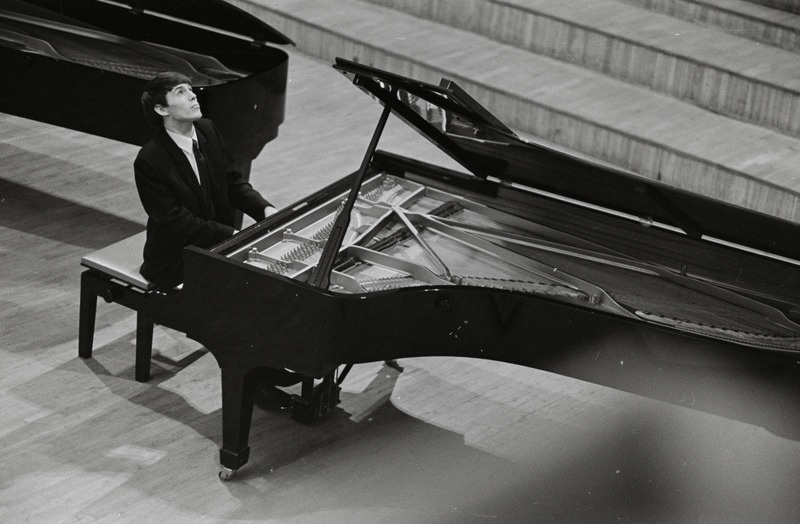 III Üleliiduline pianistide konkurss, Estonia kontserdisaal, 1969, pildil: Arkadi Seridov – Moskva Konservatooriumi 4.kursuse üliõpilane