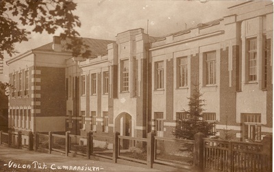 Valga  Tütarlaste Gümnaasiumi hoone  similar photo