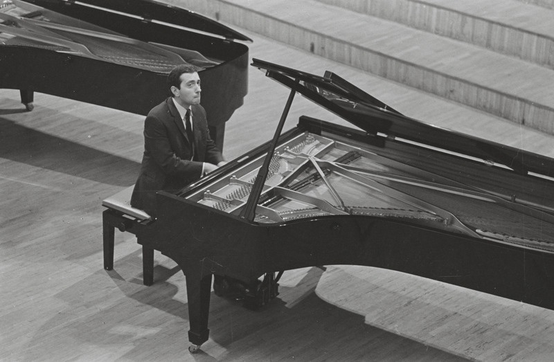 III Üleliiduline pianistide konkurss, Estonia kontserdisaal, 1969, pildil: Garri Aivazjan – Jerevani Konservatooriumi üliõpilane