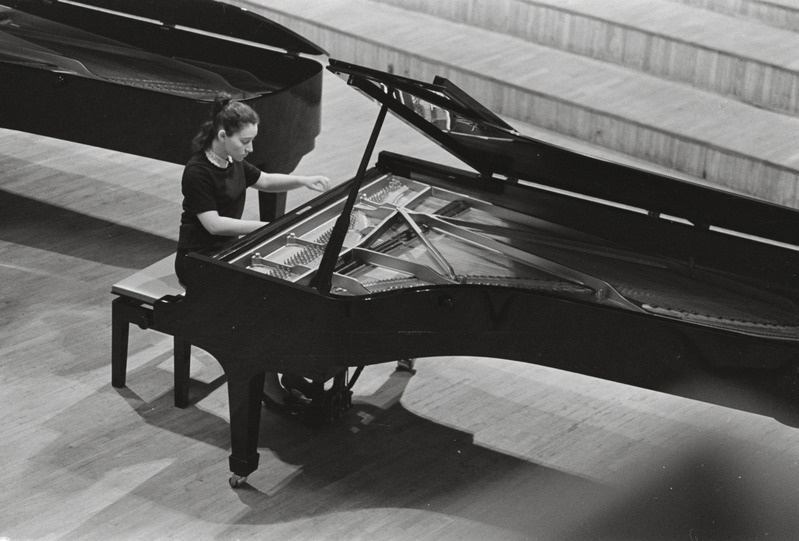 III Üleliiduline pianistide konkurss, Estonia kontserdisaal, 1969, pildil: Raimonda Šeinfeld – õpib Kišinjovi Kunstide Instituudis