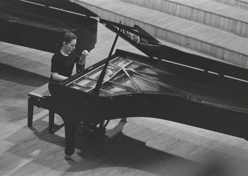 III Üleliiduline pianistide konkurss, Estonia kontserdisaal, 1969, pildil: Raimonda Šeinfeld – õpib Kišinjovi Kunstide Instituudis