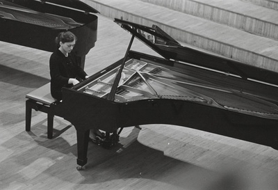 III Üleliiduline pianistide konkurss, Estonia kontserdisaal, 1969, pildil: Marina Sultanova – õpib Taškendi Uspenski nim. Muusikakeskkoolis  similar photo