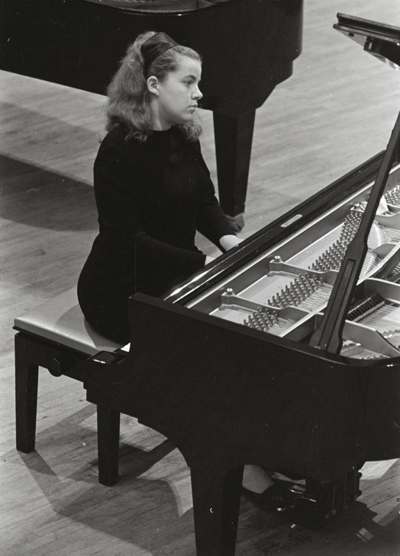 III Üleliiduline pianistide konkurss, Estonia kontserdisaal, 1969, pildil: Olga Voltškova – töötab Novosibirski Konservatooriumis