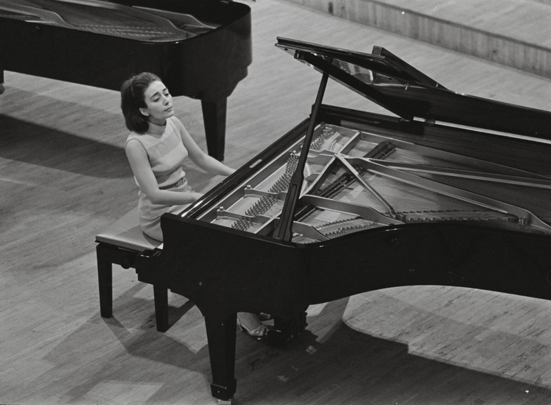 III Üleliiduline pianistide konkurss, Estonia kontserdisaal, 1969, pildil: Irina Tsuturjan – Jerevani Konservatooriumi aspirantuuri õpilane