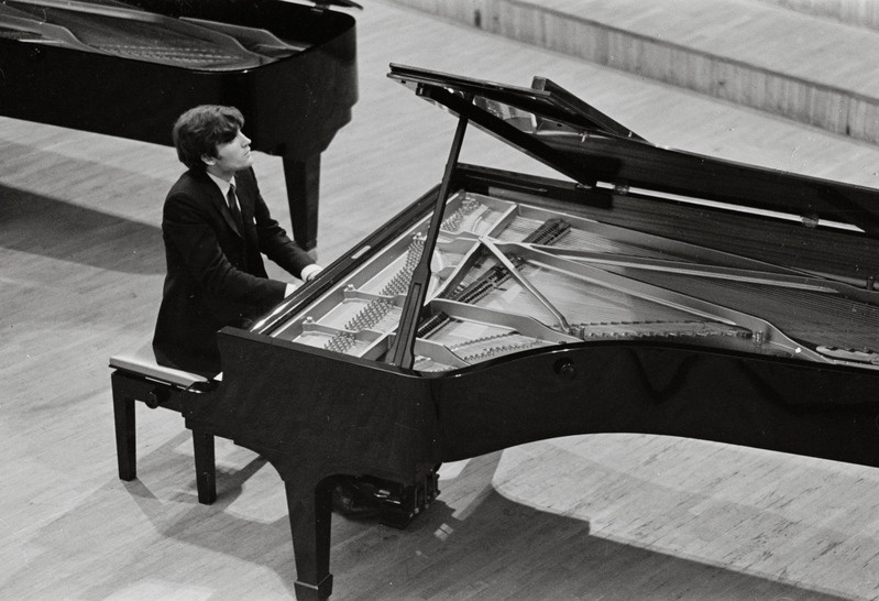 III Üleliiduline pianistide konkurss, Estonia kontserdisaal, 1969, pildil: Juri Slessarev – õpib Moskva Konservatooriumis