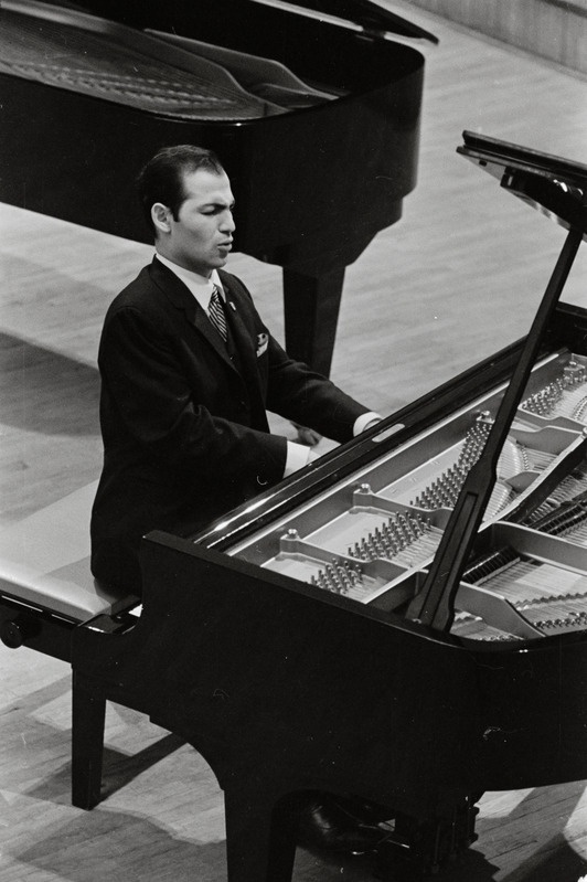 III Üleliiduline pianistide konkurss, Estonia kontserdisaal, 1969, pildil: Garegin Grigorjan – õpib Jerevani Konservatooriumis