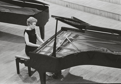 III Üleliiduline pianistide konkurss, Estonia kontserdisaal, 1969, pildil: Ada Kuuseoks – töötab Tallinna Konservatooriumis õppejõuna  similar photo