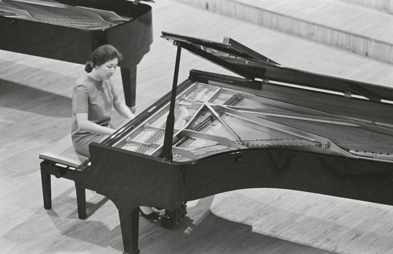 III Üleliiduline pianistide konkurss, Estonia kontserdisaal, 1969, pildil: Guldana žolõmbetova – õpib Alma-Ata Kunstide Instituudis