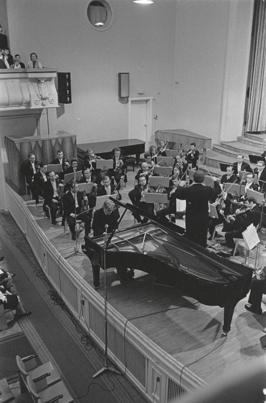III Üleliiduline pianistide konkurss, Estonia kontserdisaal, 1969, pildil: Peep Lassmann – lõppvoor