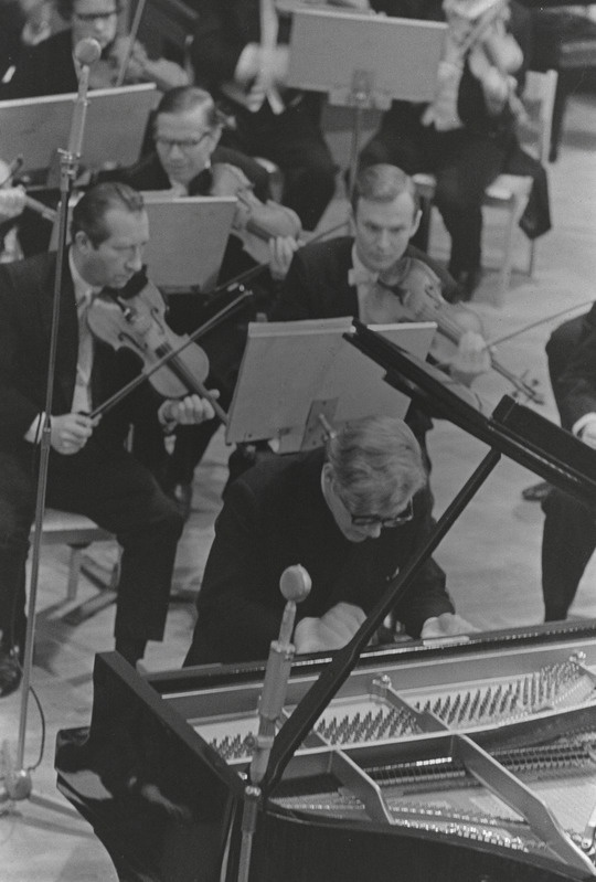 III Üleliiduline pianistide konkurss, Estonia kontserdisaal, 1969, pildil: Peep Lassmann – lõppvoor