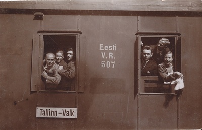 Tartu kalevlased Tallinn-Valka rongis teel Riiga  duplicate photo