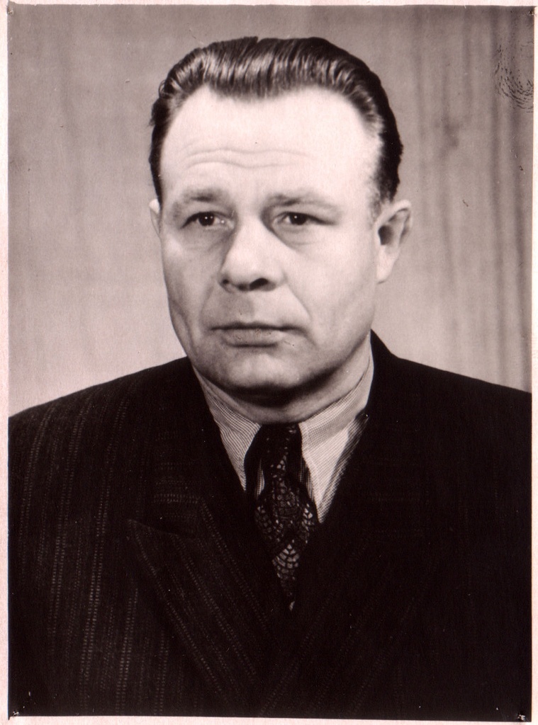 August Tähnase portree
