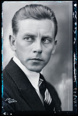 negatiiv Jüri Koik (Toomas Tondu), näitleja, näitejuht, Estonia teatri arhiivi asutaja, foto J. Riet, neg 41229, 1923  duplicate photo