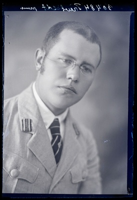 negatiiv Johan Treufeldt, raudteeametnik foto J. Riet, neg 30484, 1919 sügis  similar photo