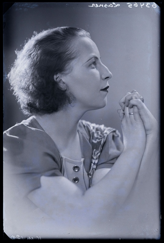 negatiiv Ly (Elise) Lasner, näitleja, foto J. Riet, neg 63465, 1935