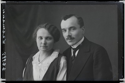 klaasnegatiiv, perekond Laamann, 1917 foto J. Riet  duplicate photo
