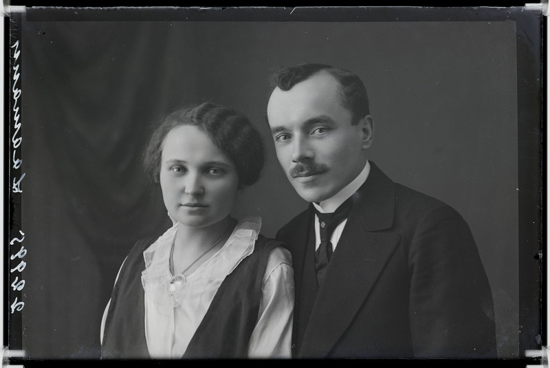 klaasnegatiiv, perekond Laamann, 1917 foto J. Riet