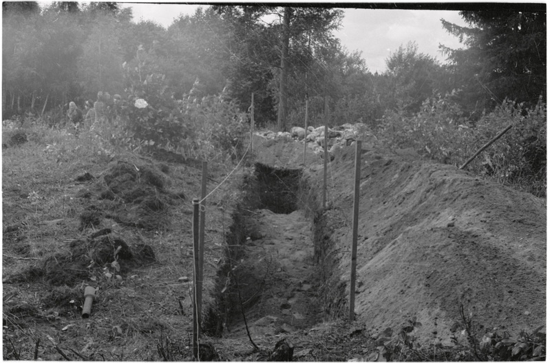 negatiiv, Viljandimaa, Risti kiriku varemete kaevamine, kagukaevand, 1974