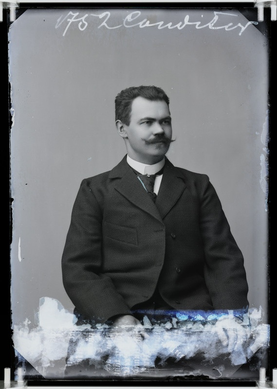 klaasnegatiiv, Convitov, rinnaportree, Paistu kihelkond köster-kooliõpetaja, 1902